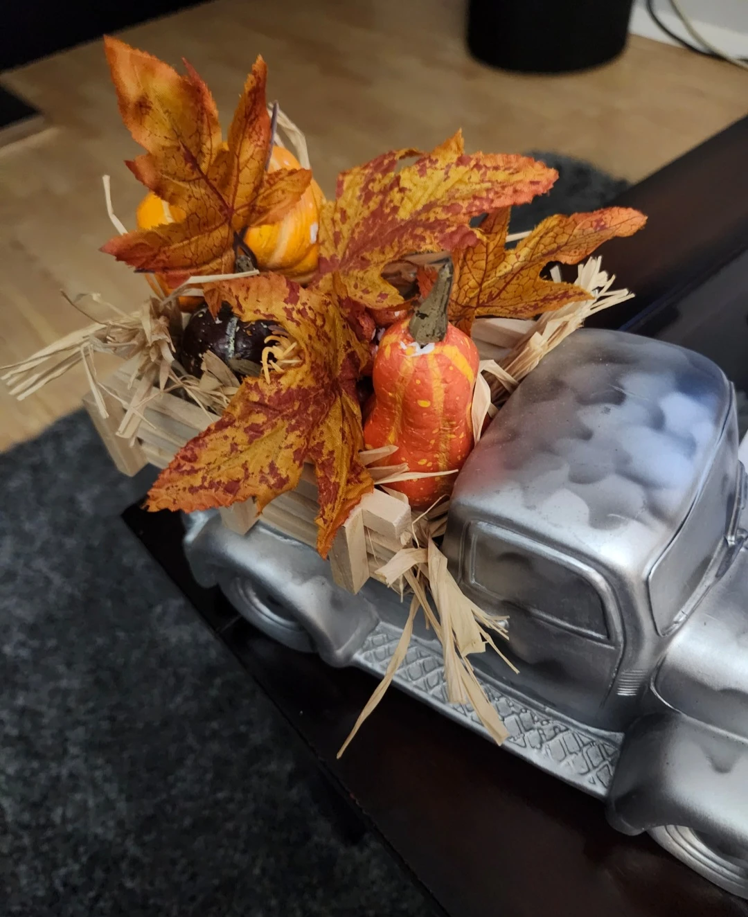 Silver Truck Fall Decor - photo 2