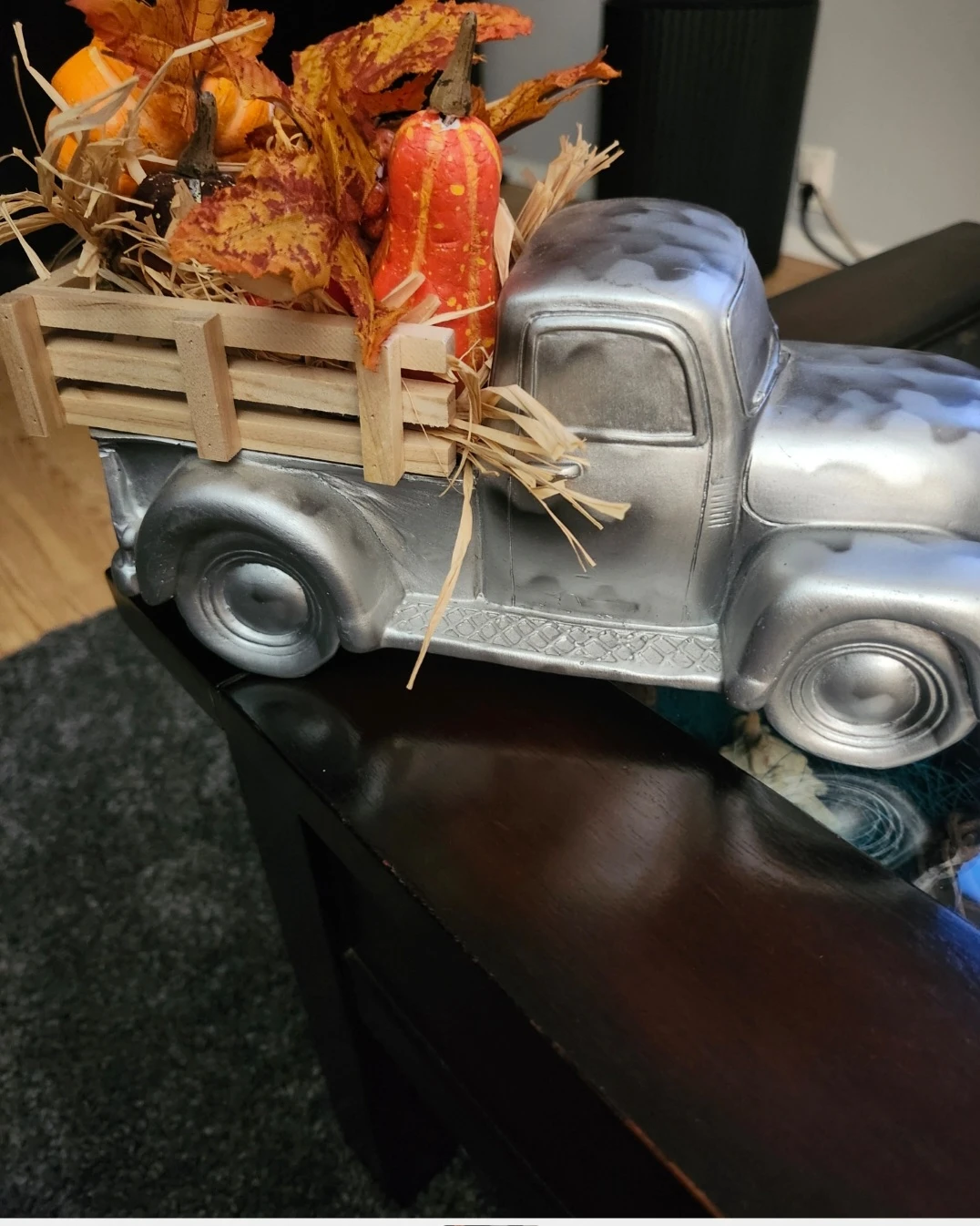 Silver Truck Fall Decor - photo 3