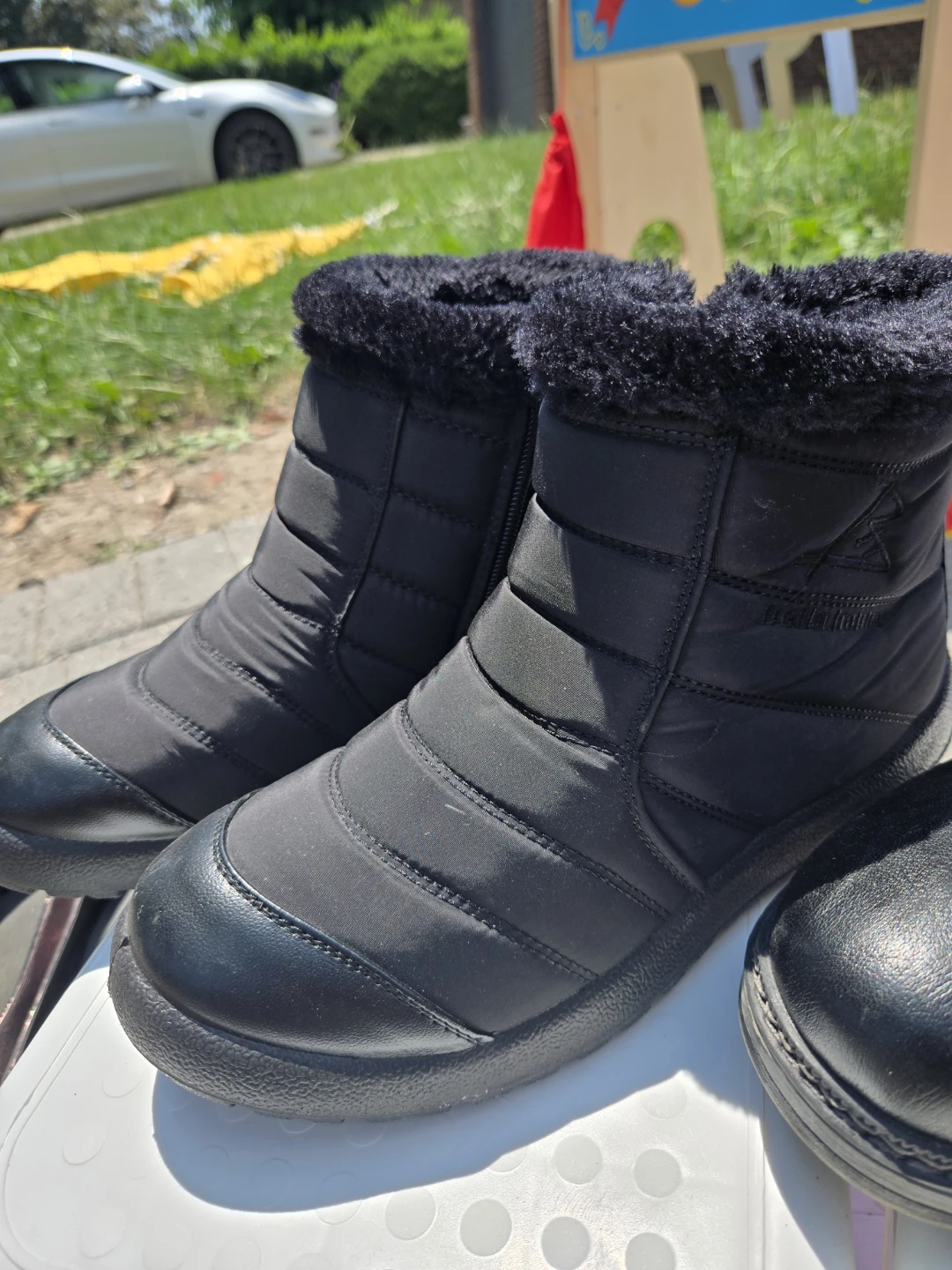 Brand new winter boots ( size 42 for men, women size 8)