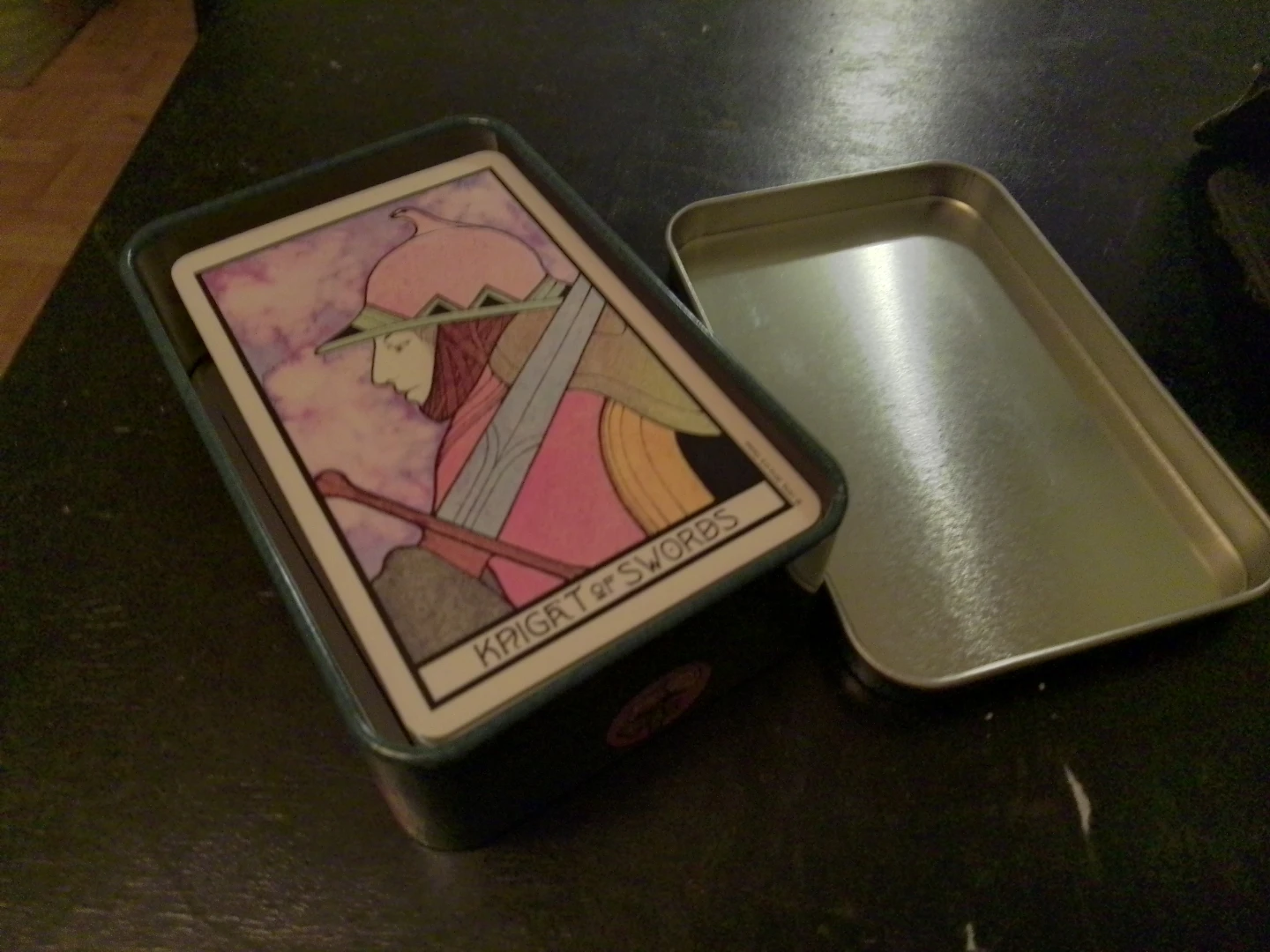 Like New Aquarian Tarot Deck Tin included - photo 2