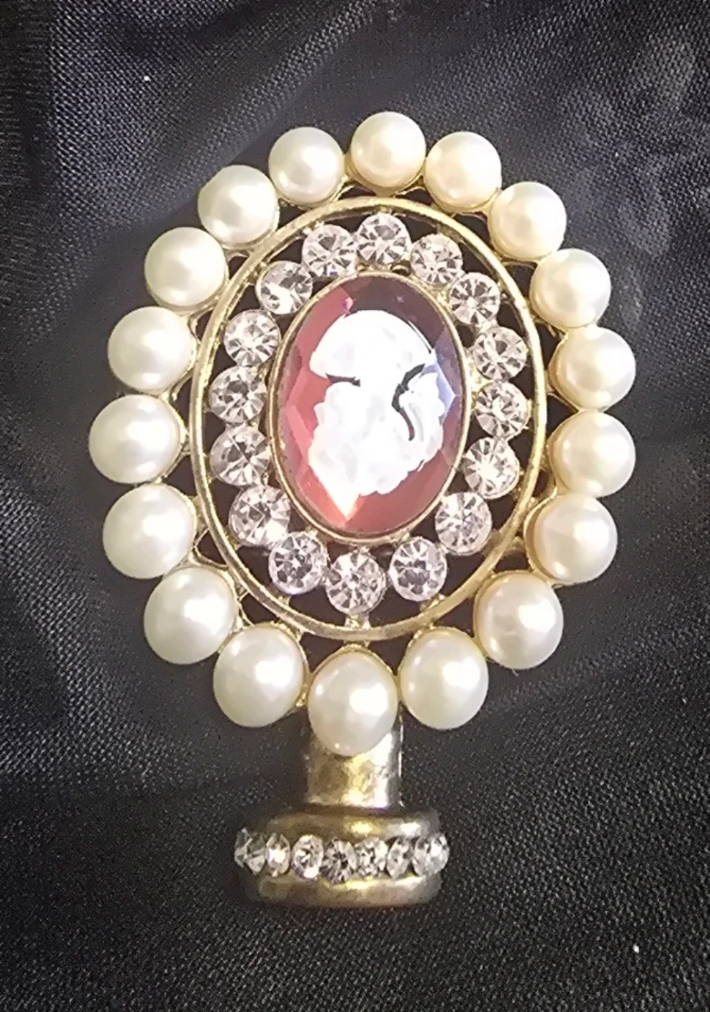 New Vintage Cameo Brooch with Pearls and Rhinestones - photo 2