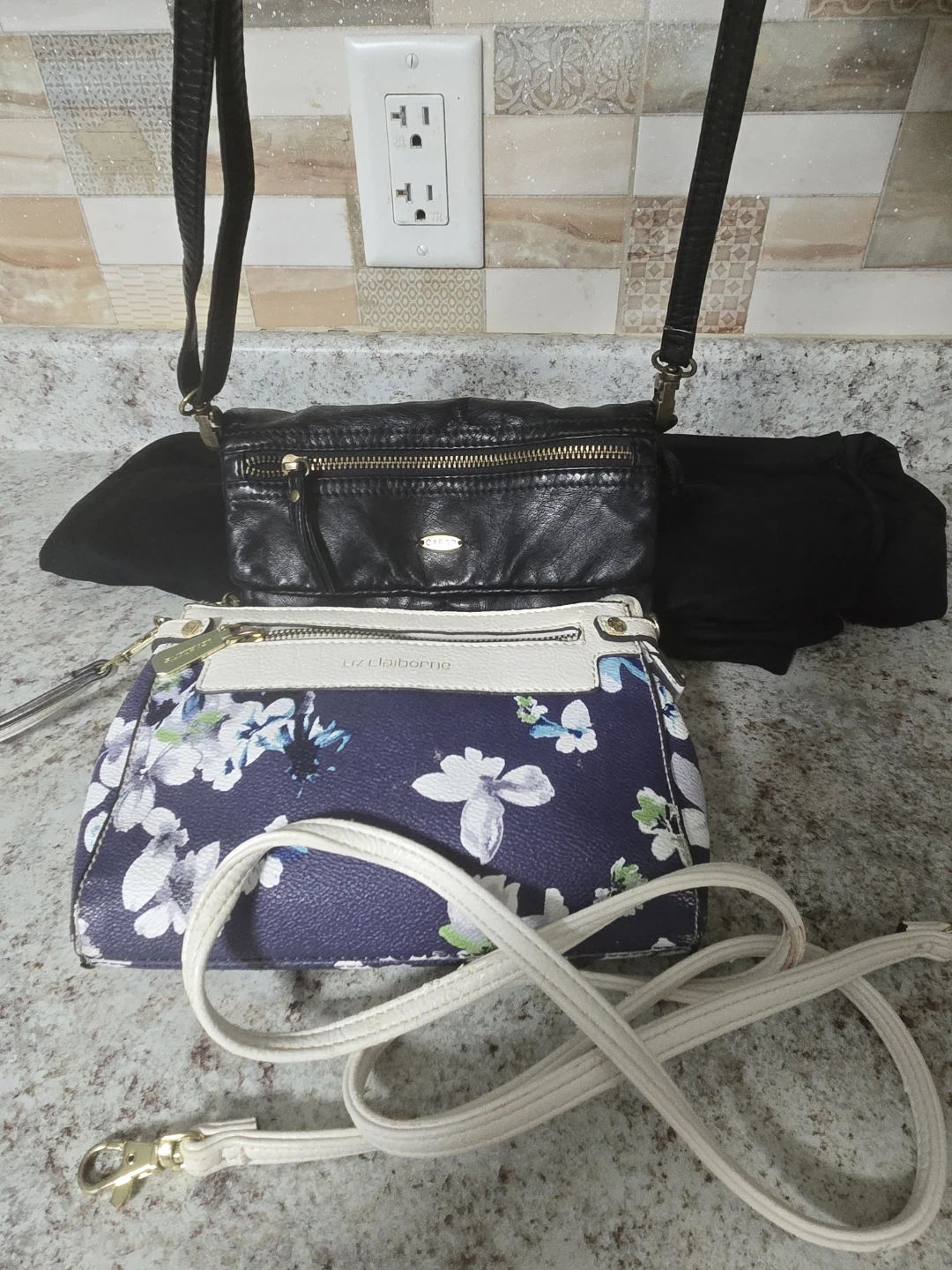 Liz Claiborne Floral & Cargo Black Purses - photo 2