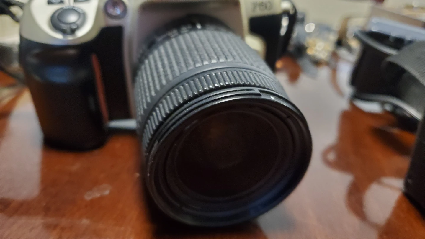 Panasonic DMC-FZ10 Digital Camera - photo 2