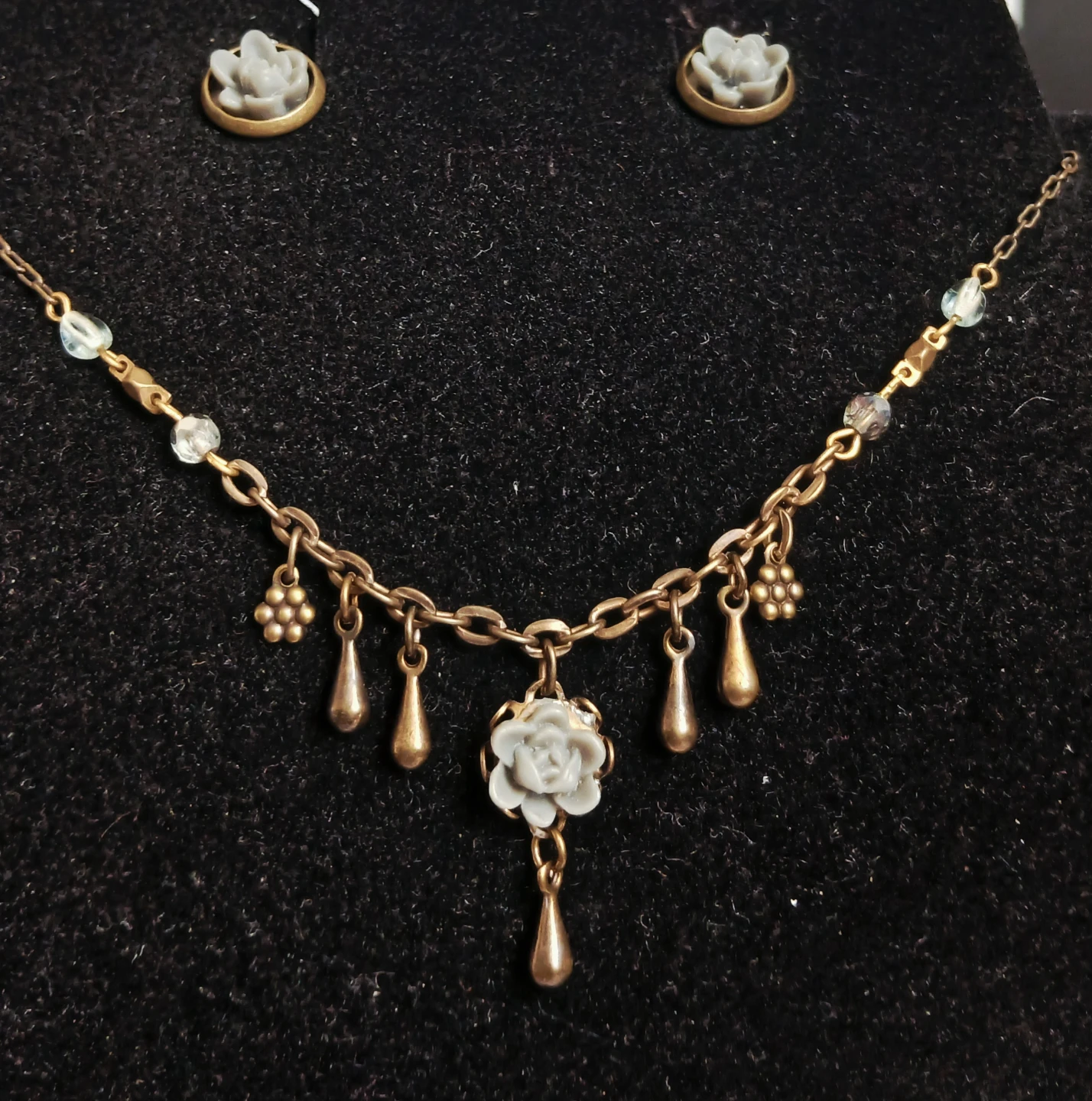 Vintage Rose Necklace and Earring Set - photo 5