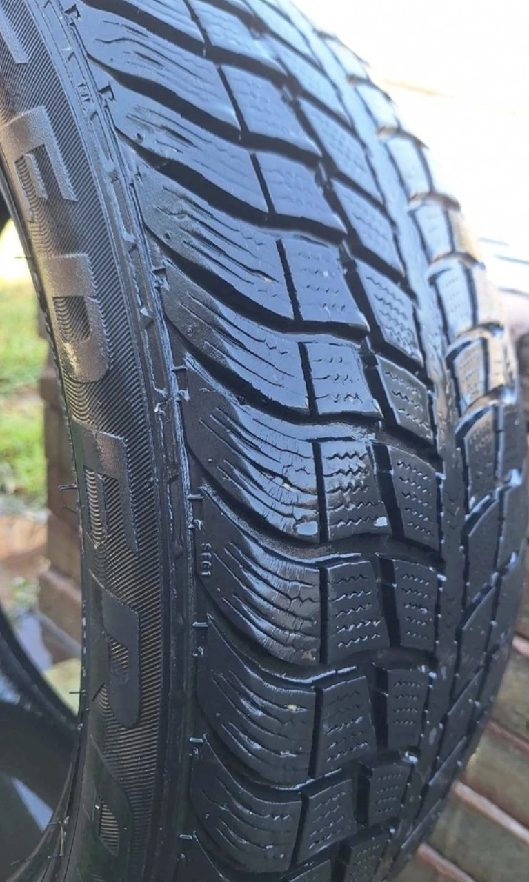 1,Very good Tire Size 195 55 R16 M+S *REAL DEAL*