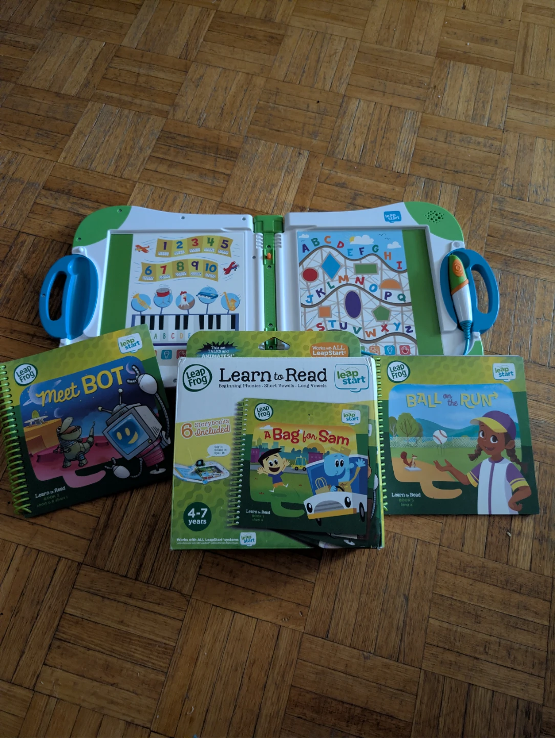 LeapFrog LeapStart Learn to Read System with Books