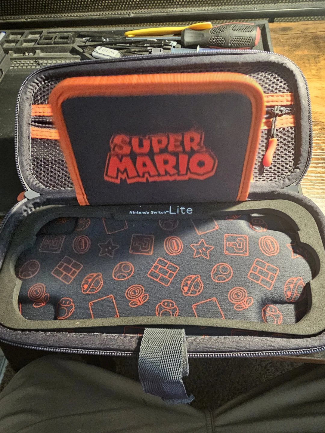 Nintendo Switch Lite Mario Carrying Case And Wheel - photo 2