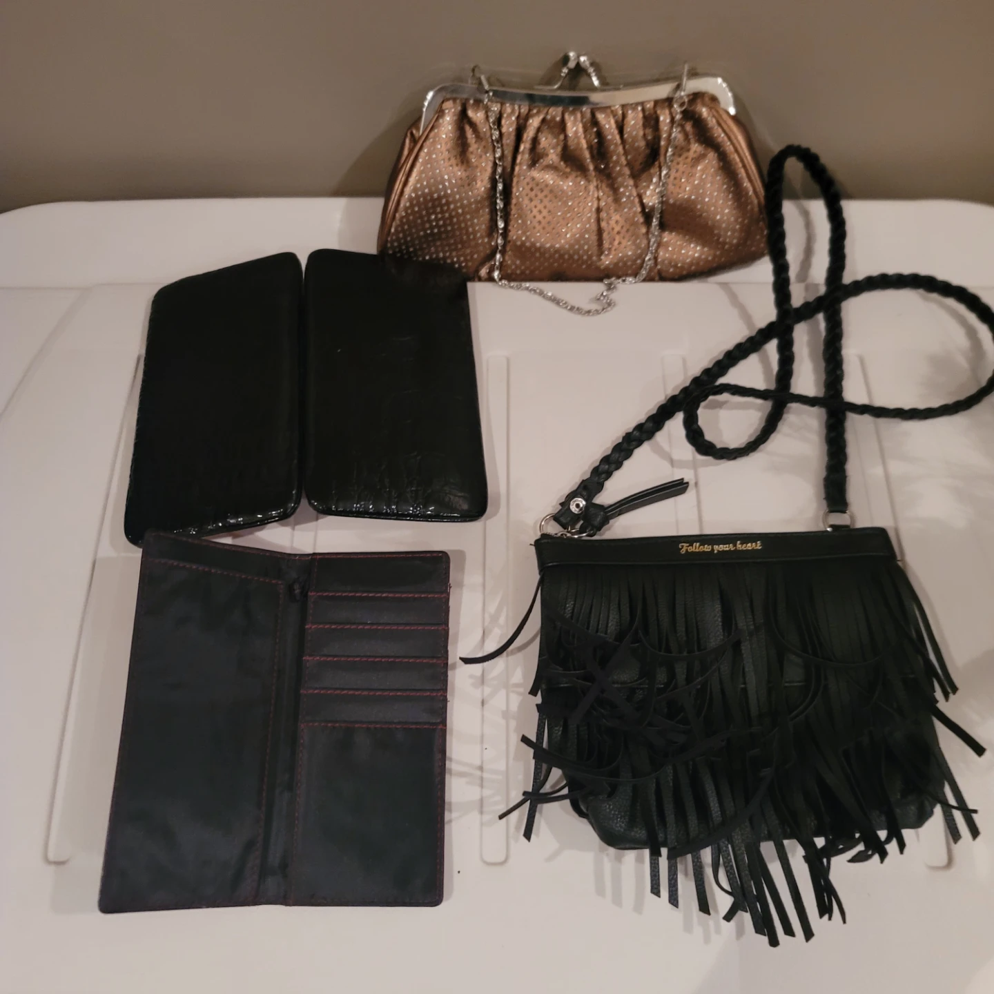 $2 Each Assorted Wallets and Handbags - photo 2