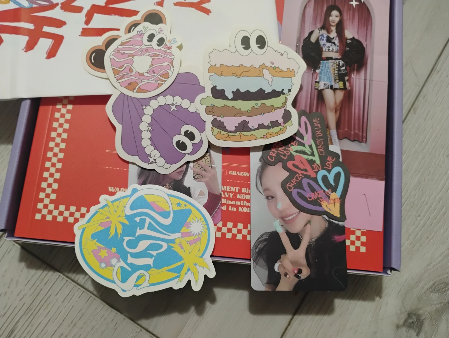 ITZY Crazy In Love Album Package - photo 2