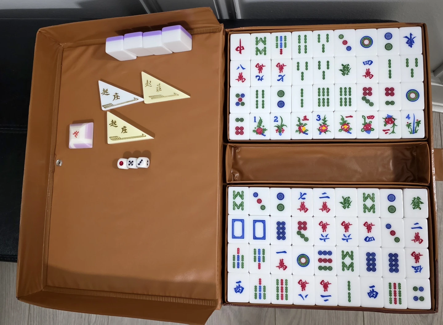 Mahjong Set in Brown Case