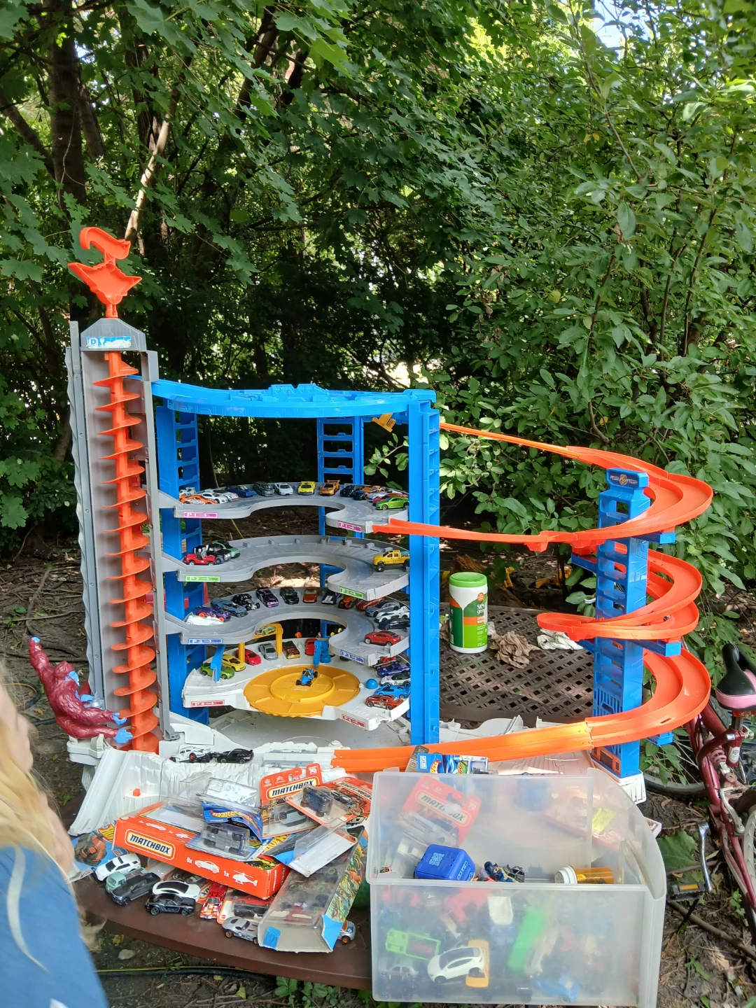 Hot Wheels Ultimate Garage Tower Playset with Cars