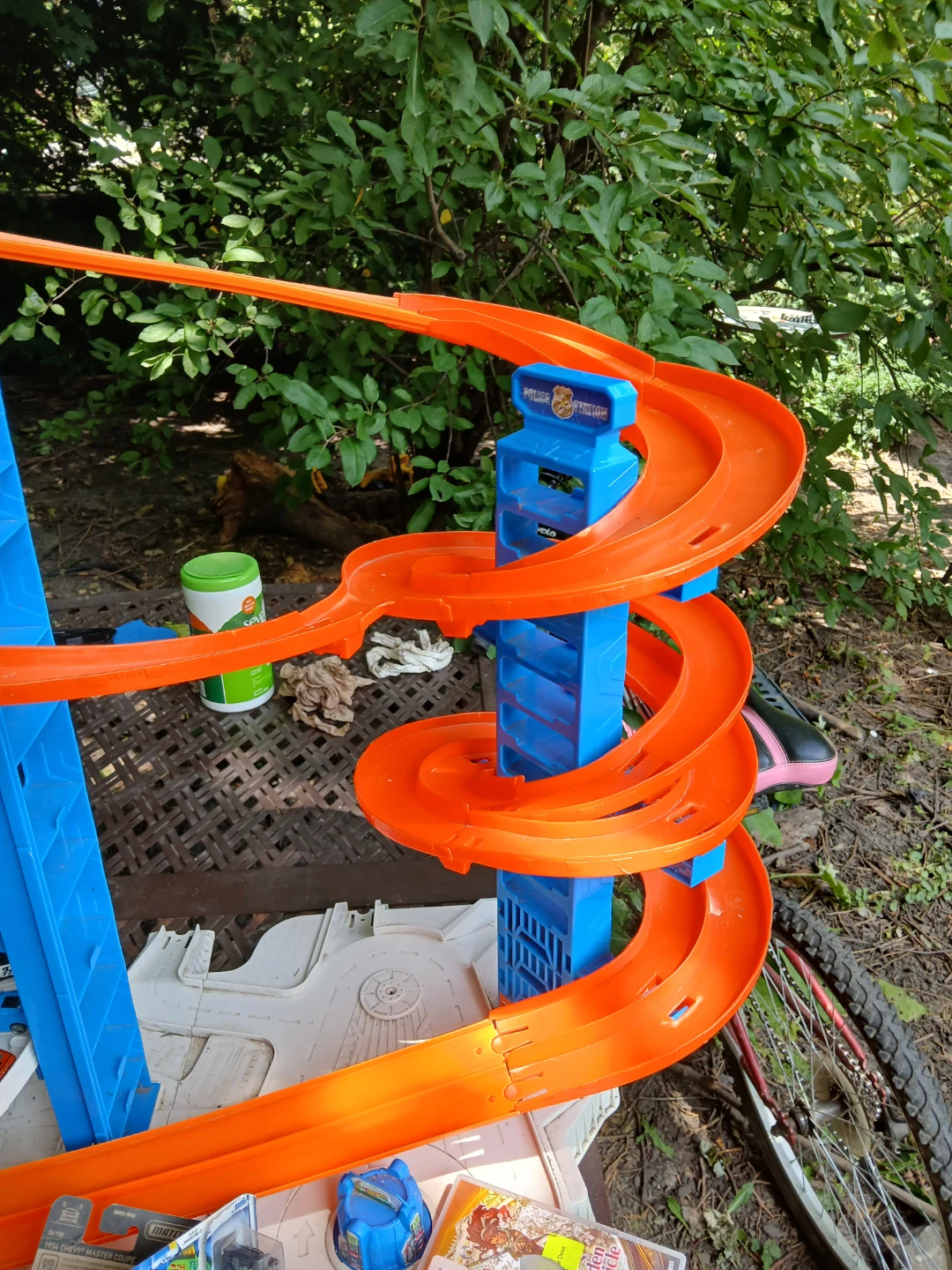 Hot Wheels Ultimate Garage Tower Playset with Cars - photo 3