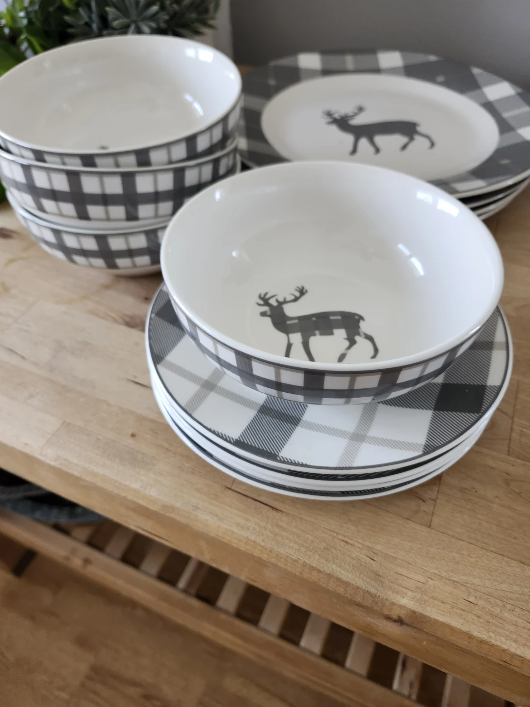 Set of 4 Plates and 4 Bowls - photo 2