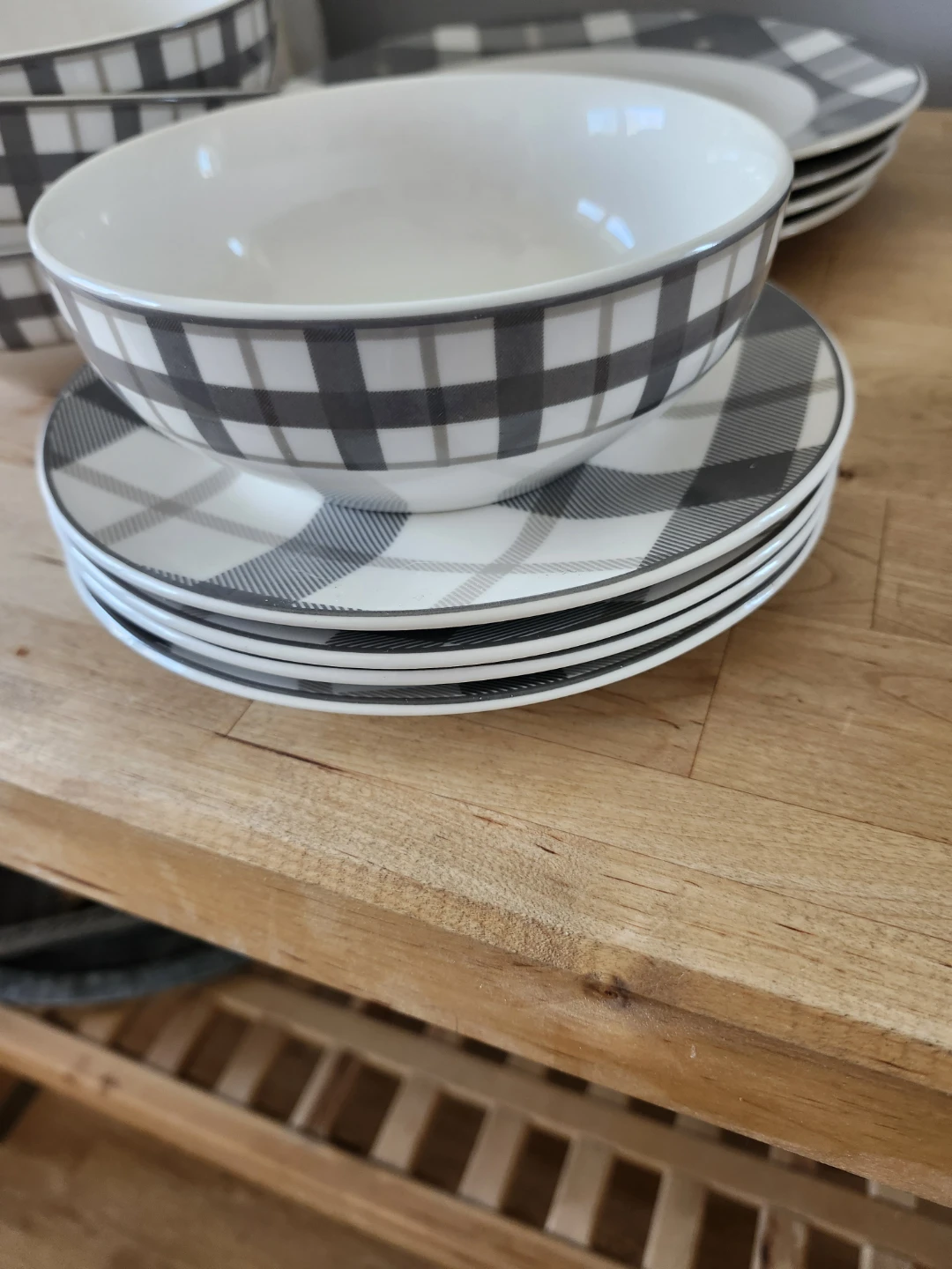 Set of 4 Plates and 4 Bowls - photo 3