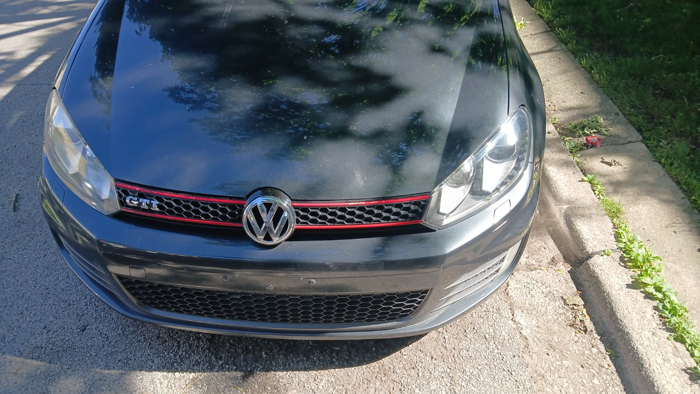 Volkswagen Golf GTI 2-Door Hatchback - photo 4