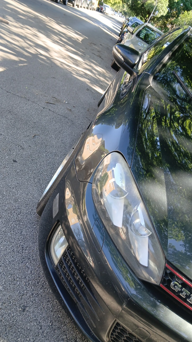 Volkswagen Golf GTI 2-Door Hatchback - photo 5