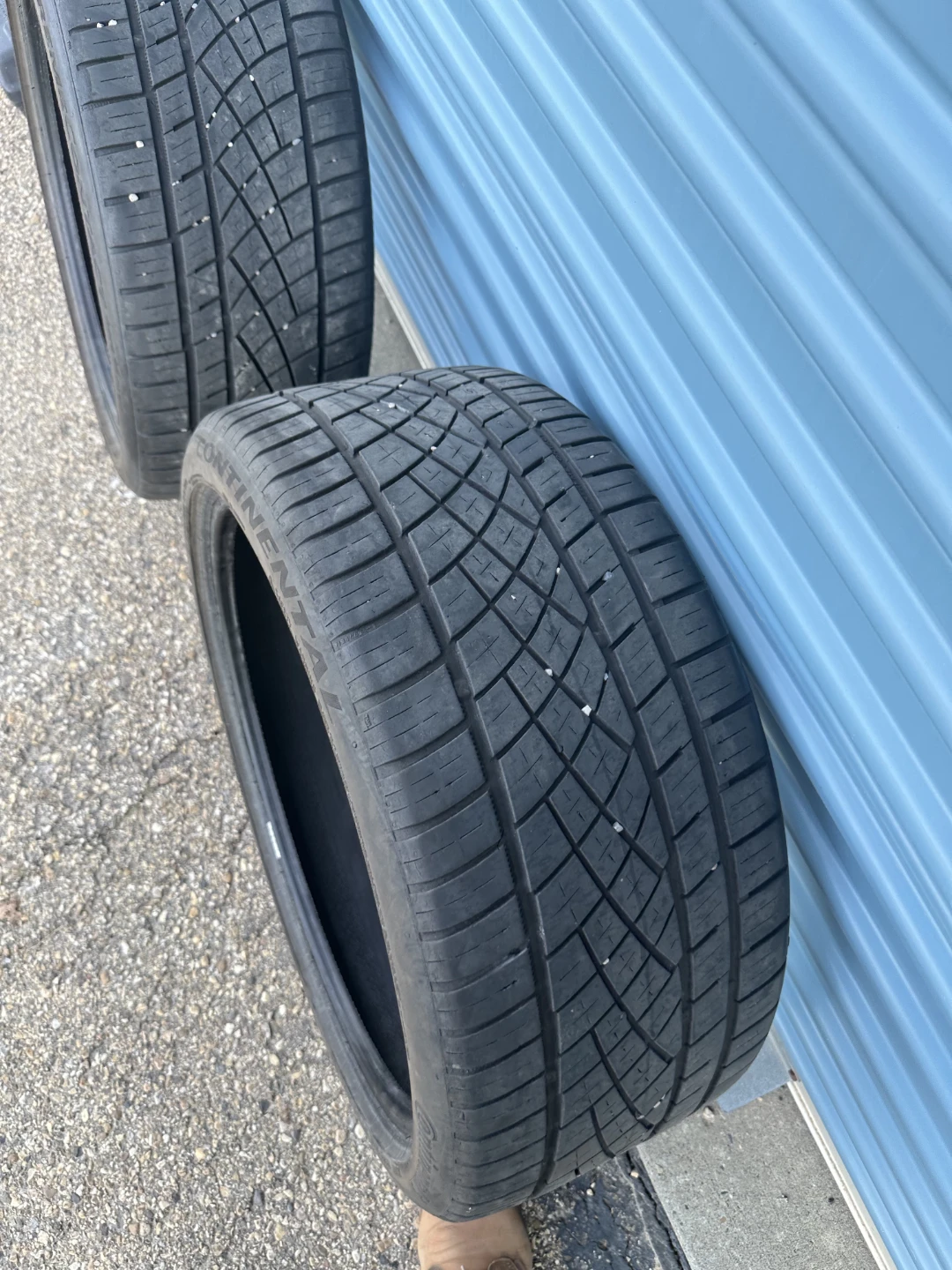 255/35R20 Continental ExtremeContact DWS06 Plus Tires (Set of 2) - photo 2