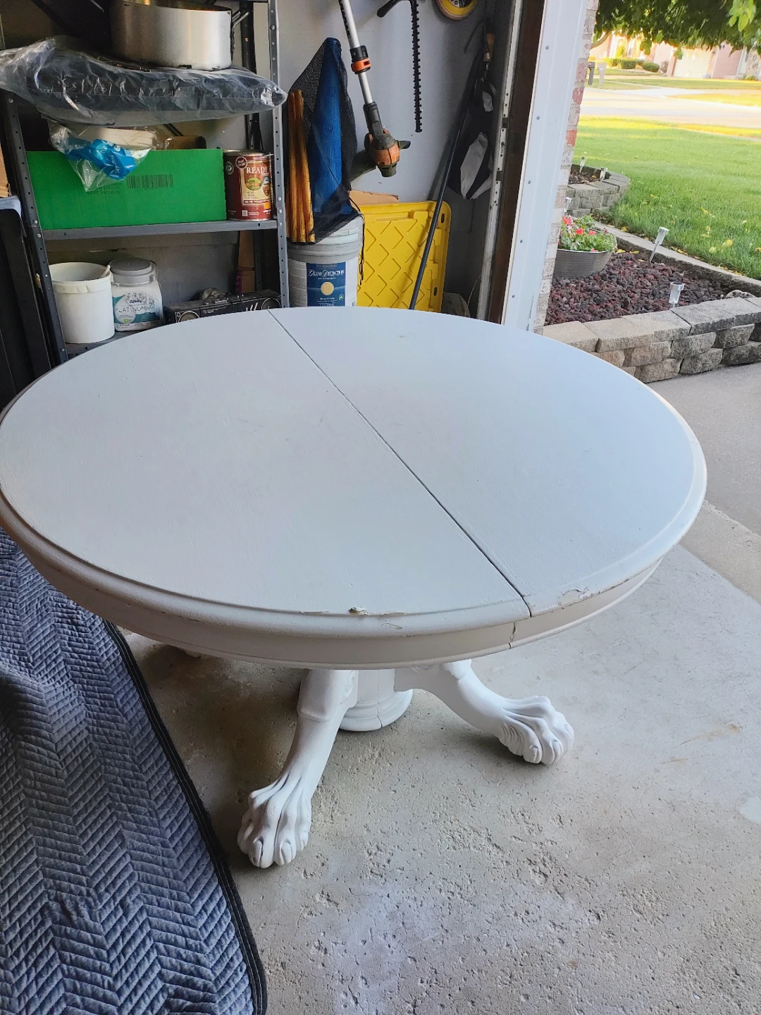Round Pedestal Table with Claw Feet - photo 3