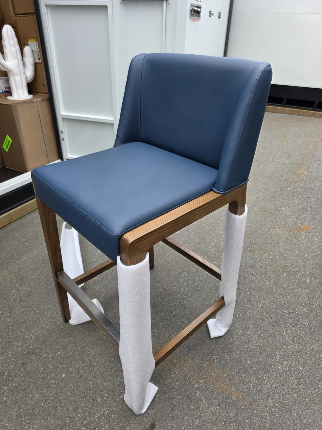 Blue Faux Leather Bar Stool with Wooden Frame - photo 2