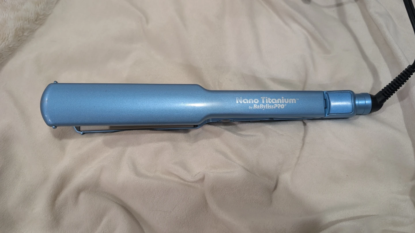 BaBylissPRO Nano Titanium Flat Iron
