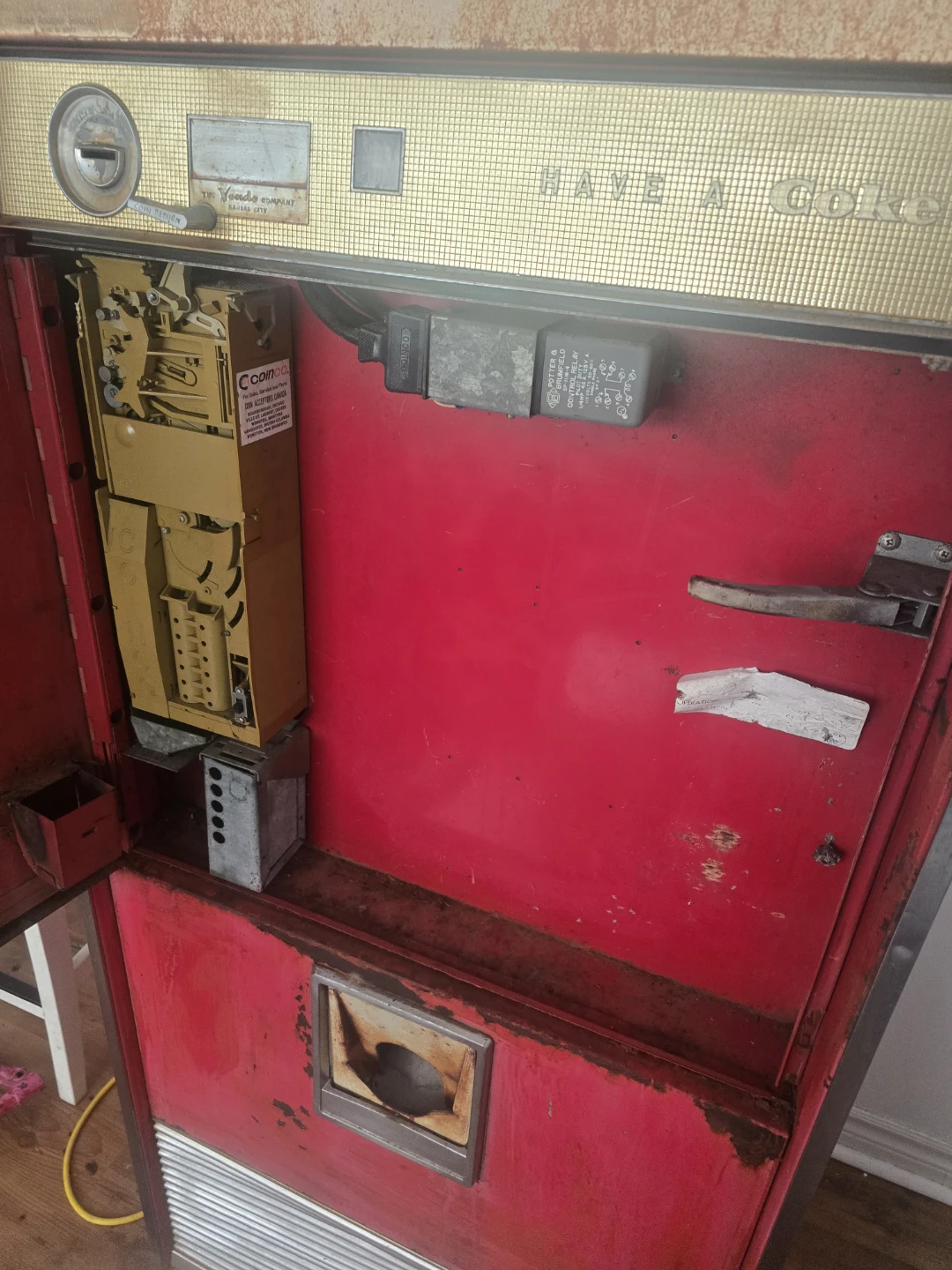 1950's Coca-Cola Vending Machine Vintage - Works - photo 2