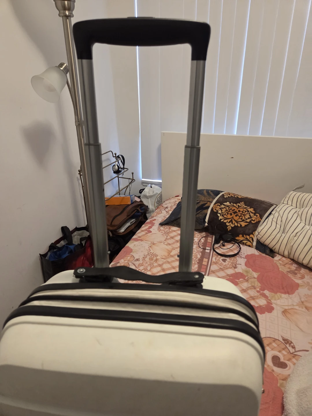 Samsonite White Hardside Spinner Suitcase - photo 4