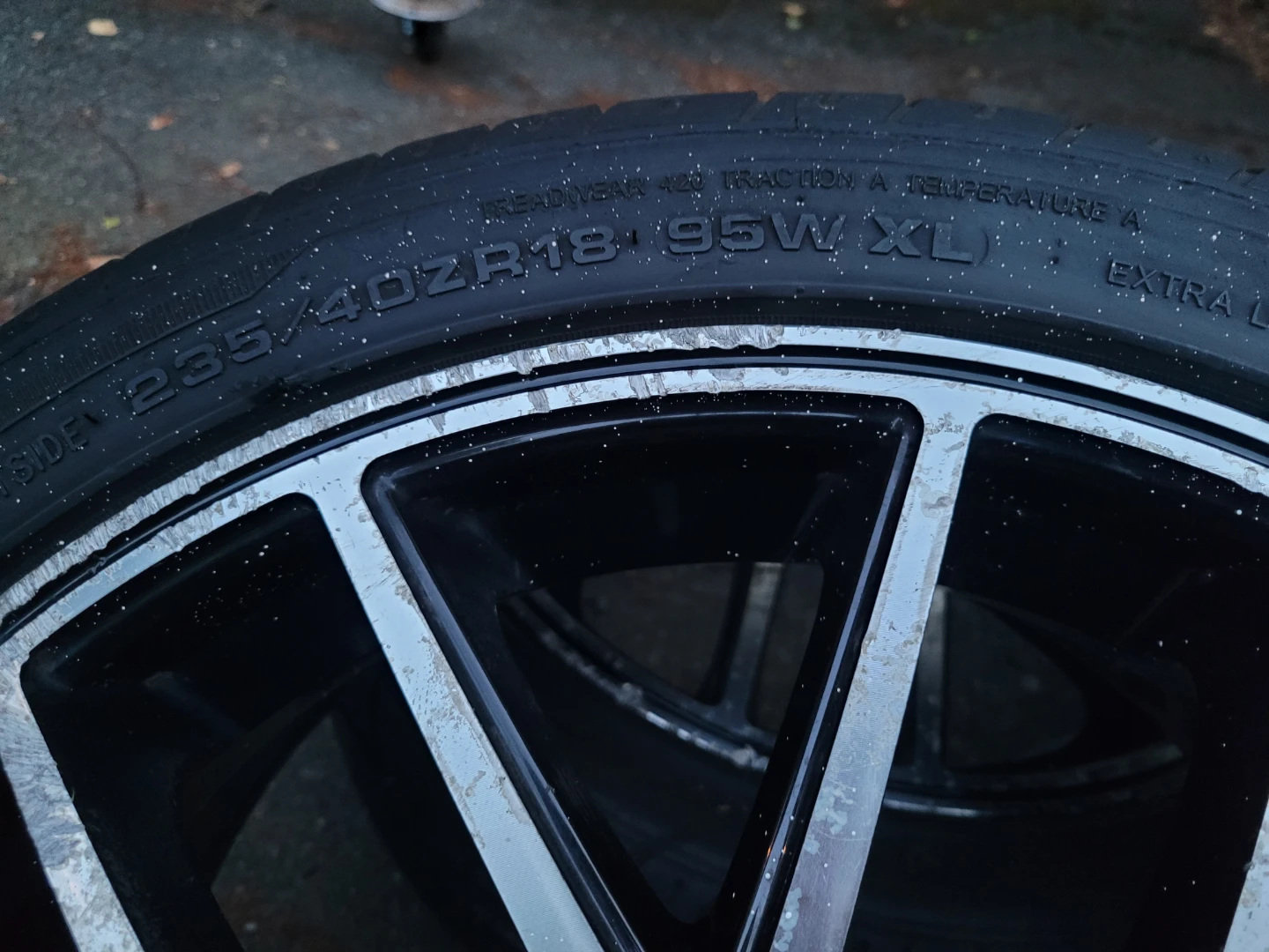 235/40ZR18 Tire - photo 3