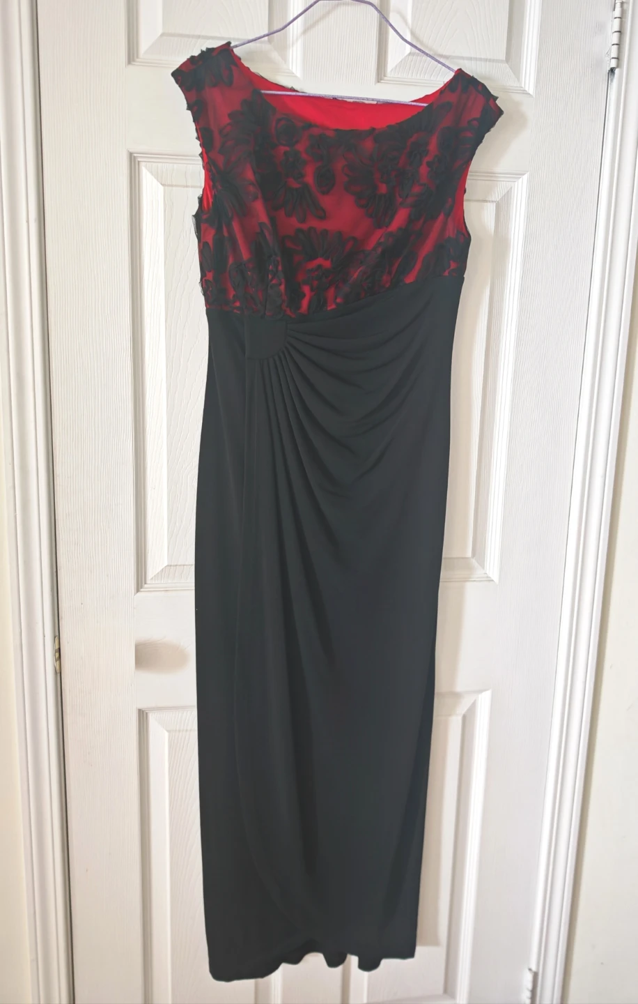 Black and Red Lace Formal Dress - photo 2
