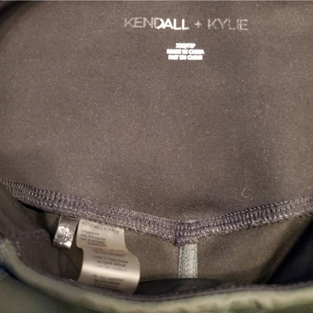 Kendall + Kylie Green Leggings - photo 2
