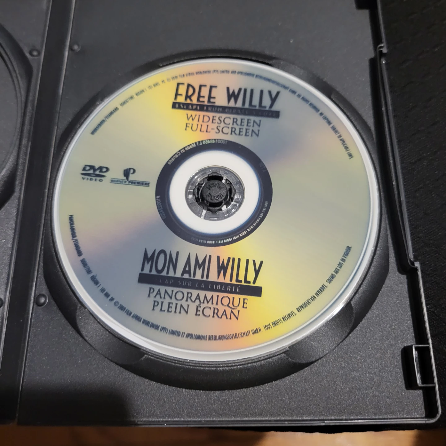 Free Willy: Escape from Pirate's Cove DVD - photo 3