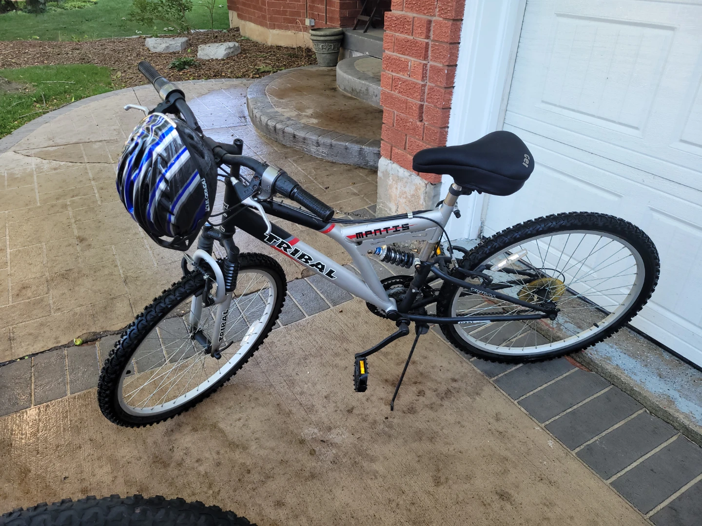 🚲 3 Mountain Bikes with Helmets – Ready to Ride! 🚲 - photo 2