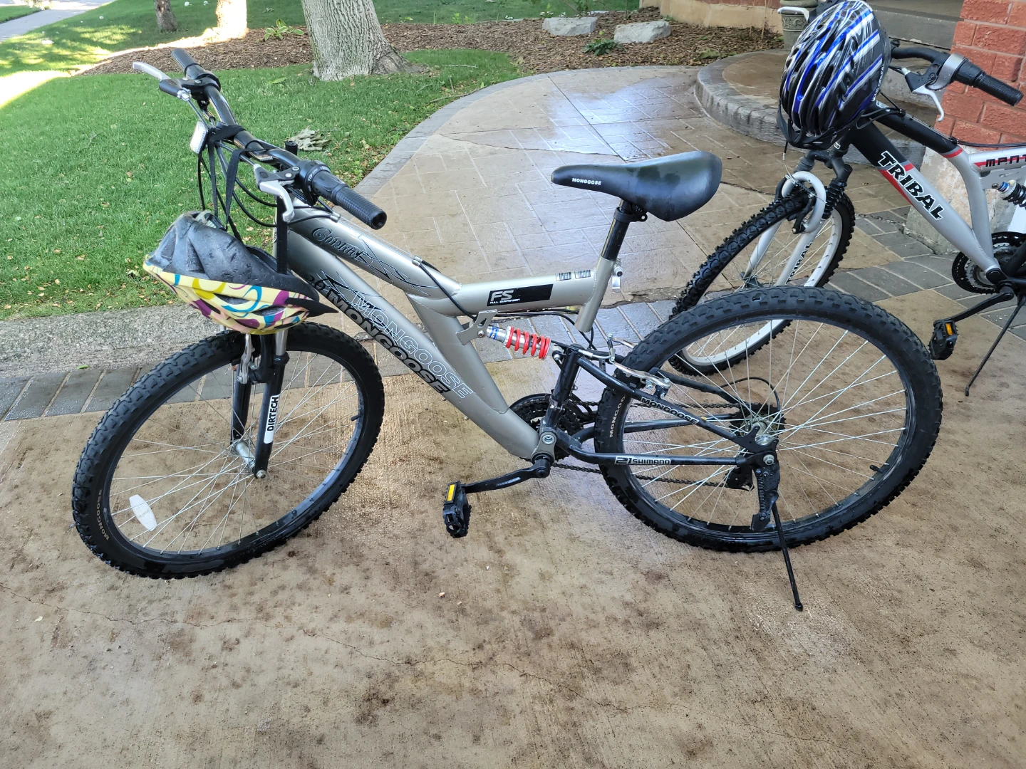 🚲 3 Mountain Bikes with Helmets – Ready to Ride! 🚲 - photo 3