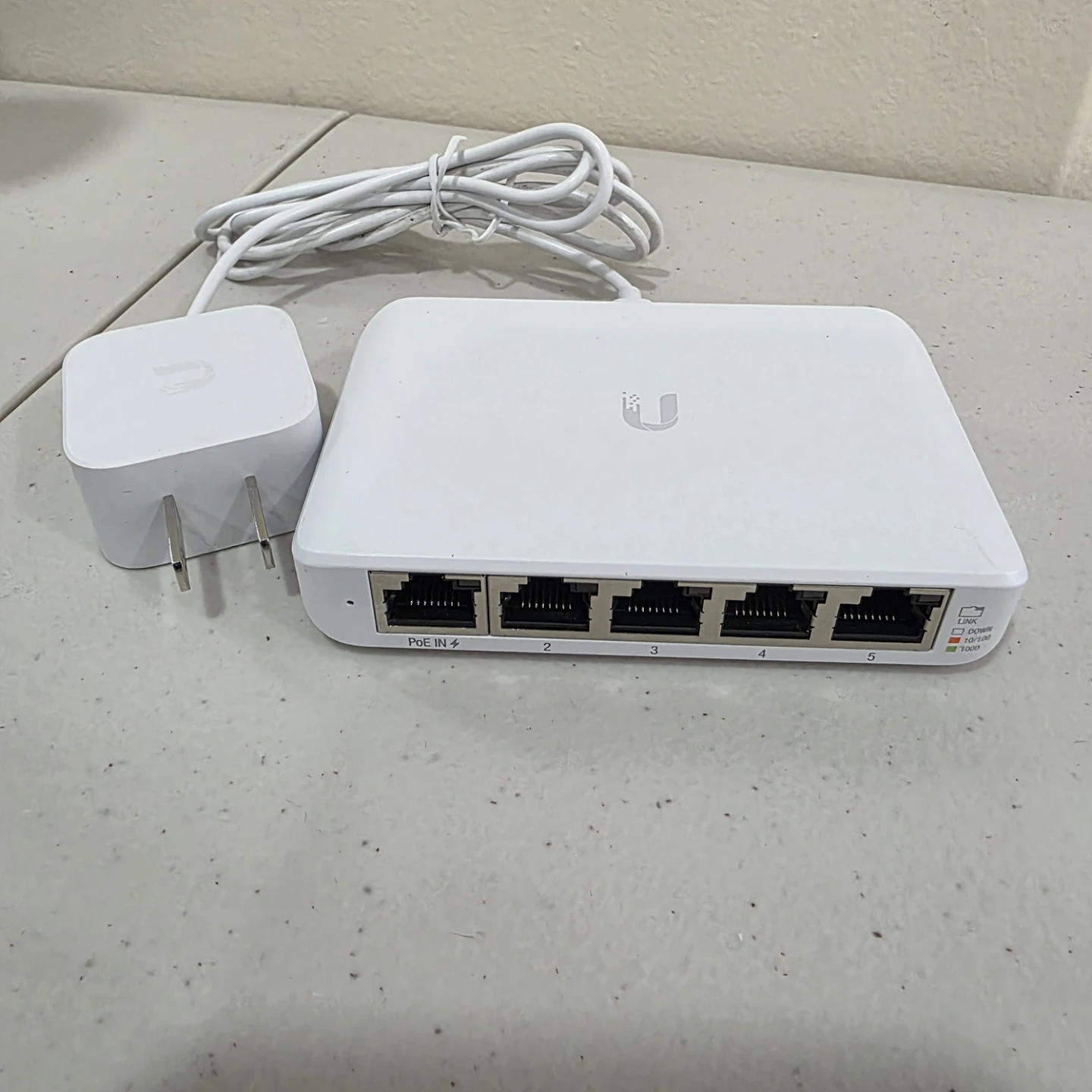 Ubiquiti UniFi Switch Lite 8 PoE 5-Port Gigabit Network Switch
