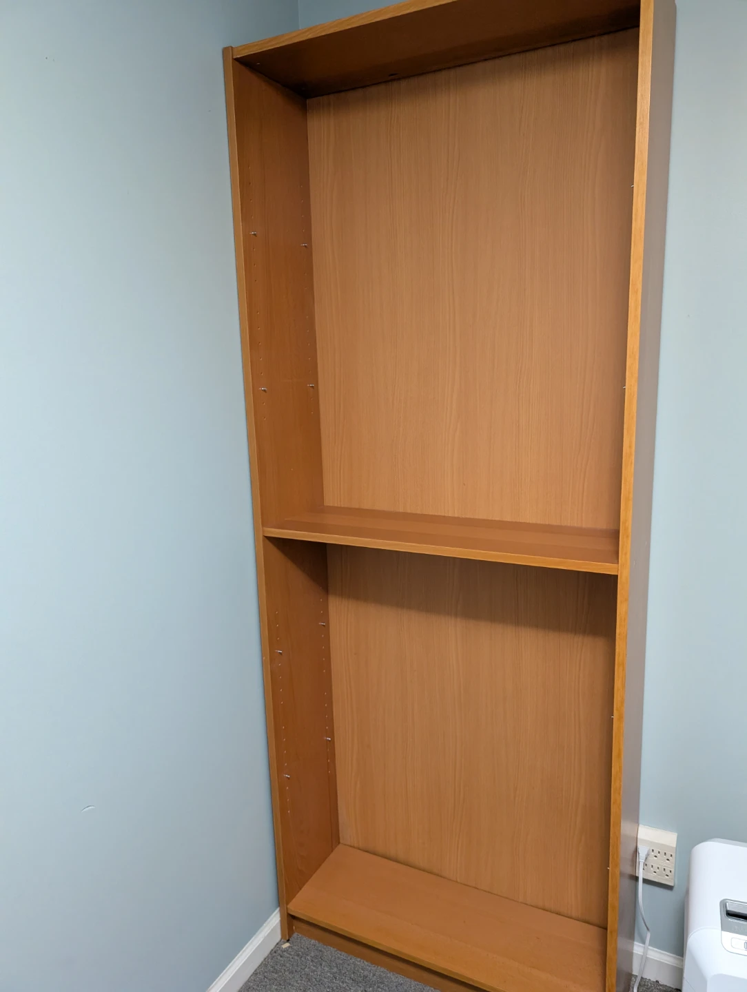 Excellent condition desk, filing cabinet and bookcase - photo 2
