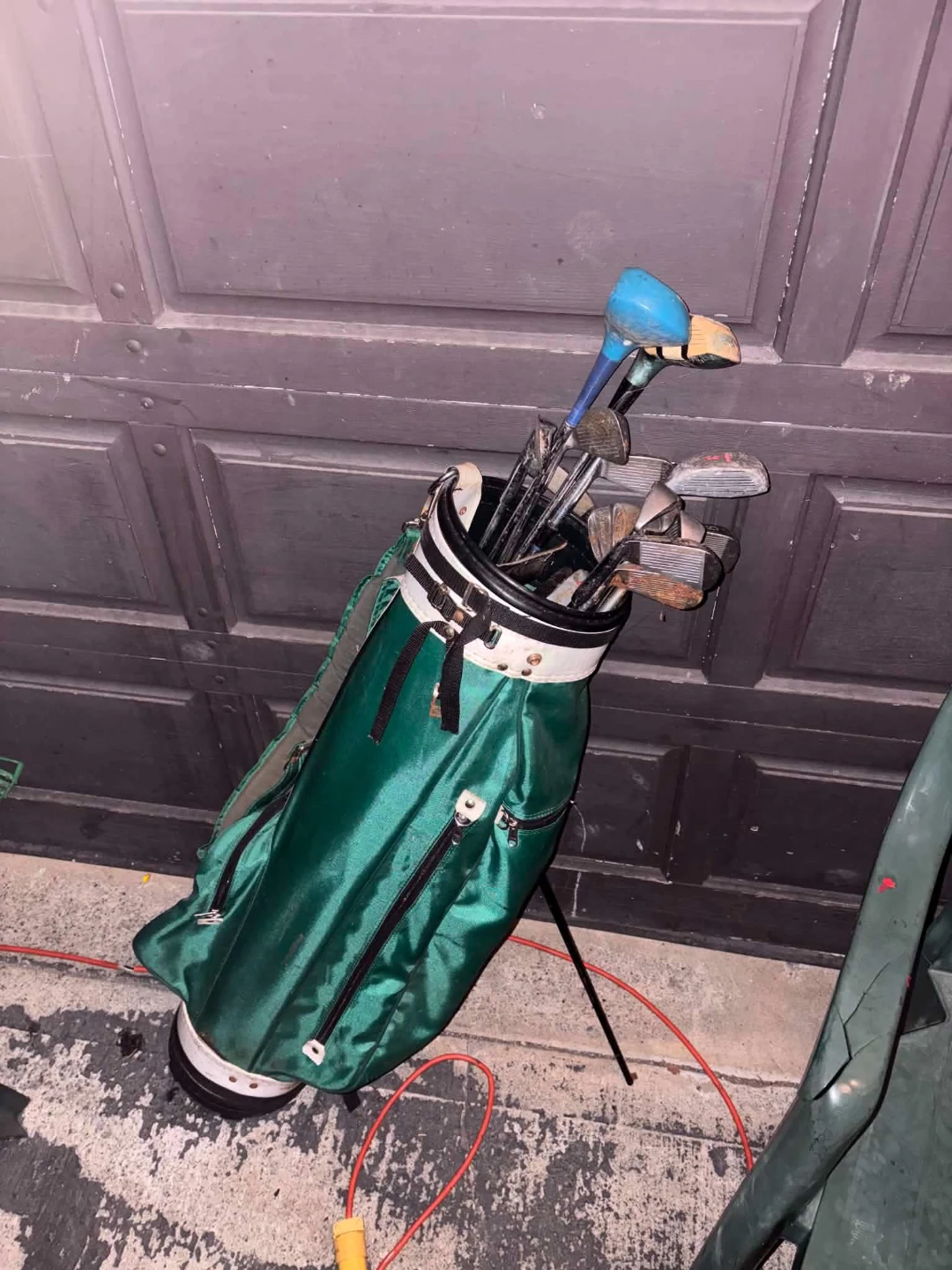 Green Golf Bag with Clubs - photo 3