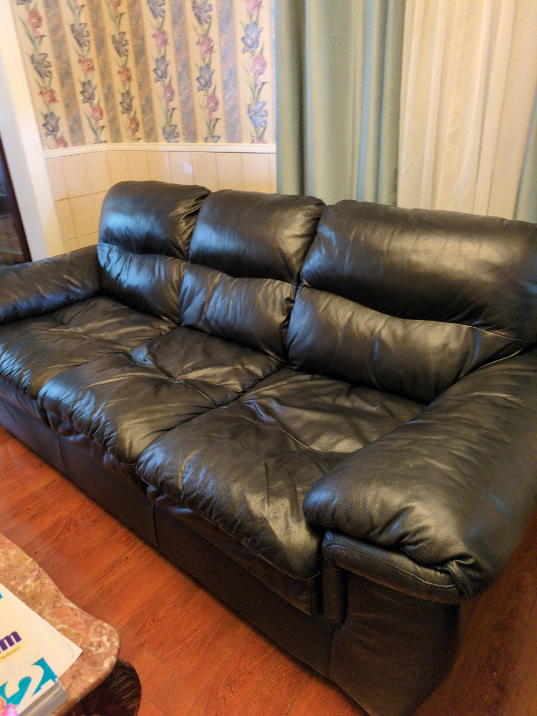 Black Leather Sofa - photo 4