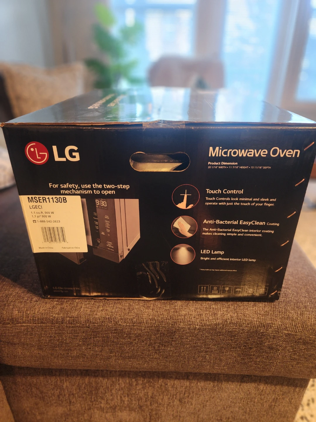 LG 1.1 Cu. Ft. Microwave Oven 900W - MSER1130B - photo 2
