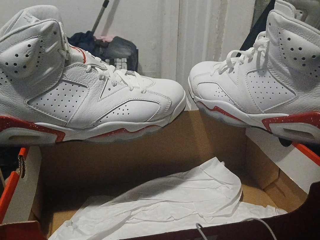 Air Jordan 6 Retro Sneakers - photo 3