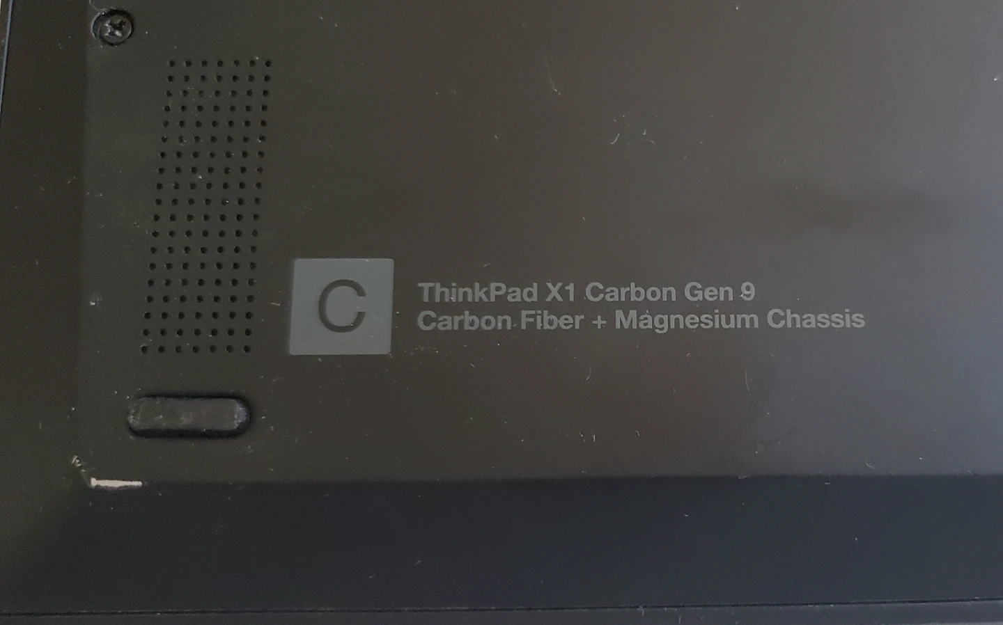 Lenovo ThinkPad X1 Carbon Gen 9 Laptop - photo 5
