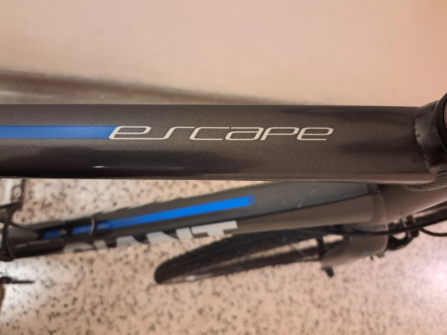 Giant Escape 1 Hybrid Bike - photo 3