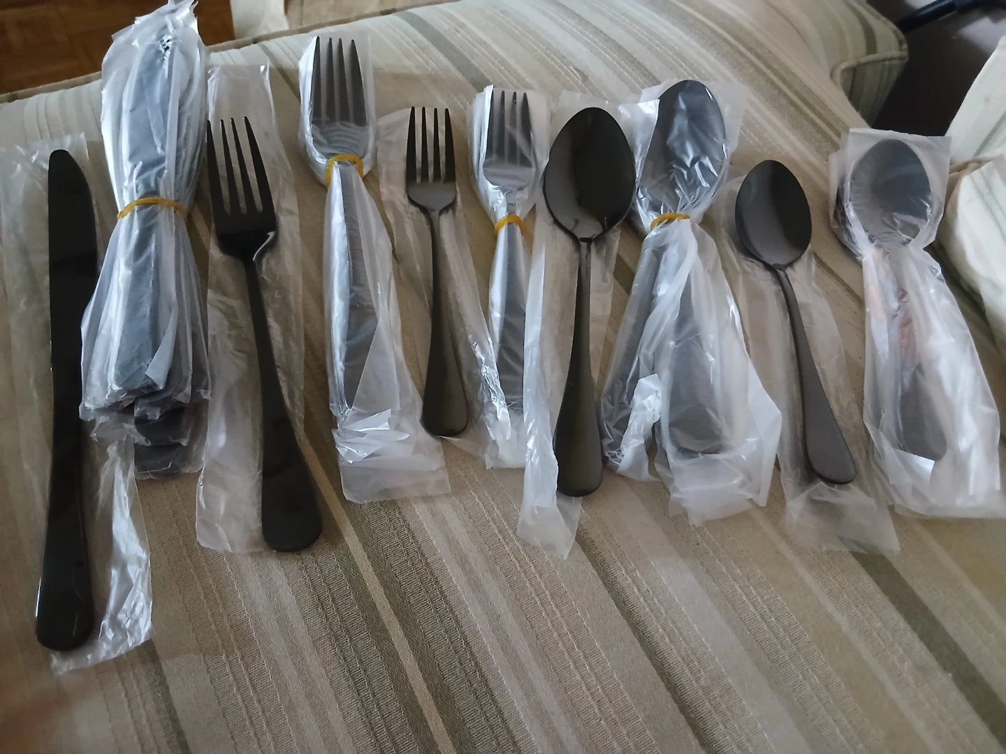 40 Piece Stainless Steel Tableware Set - photo 3
