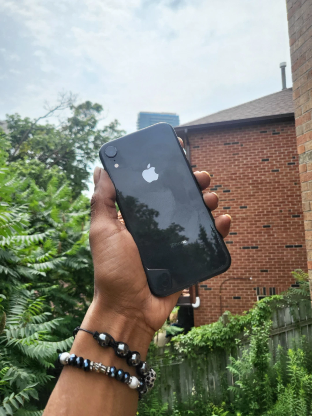 iPhone XR NEED GONE