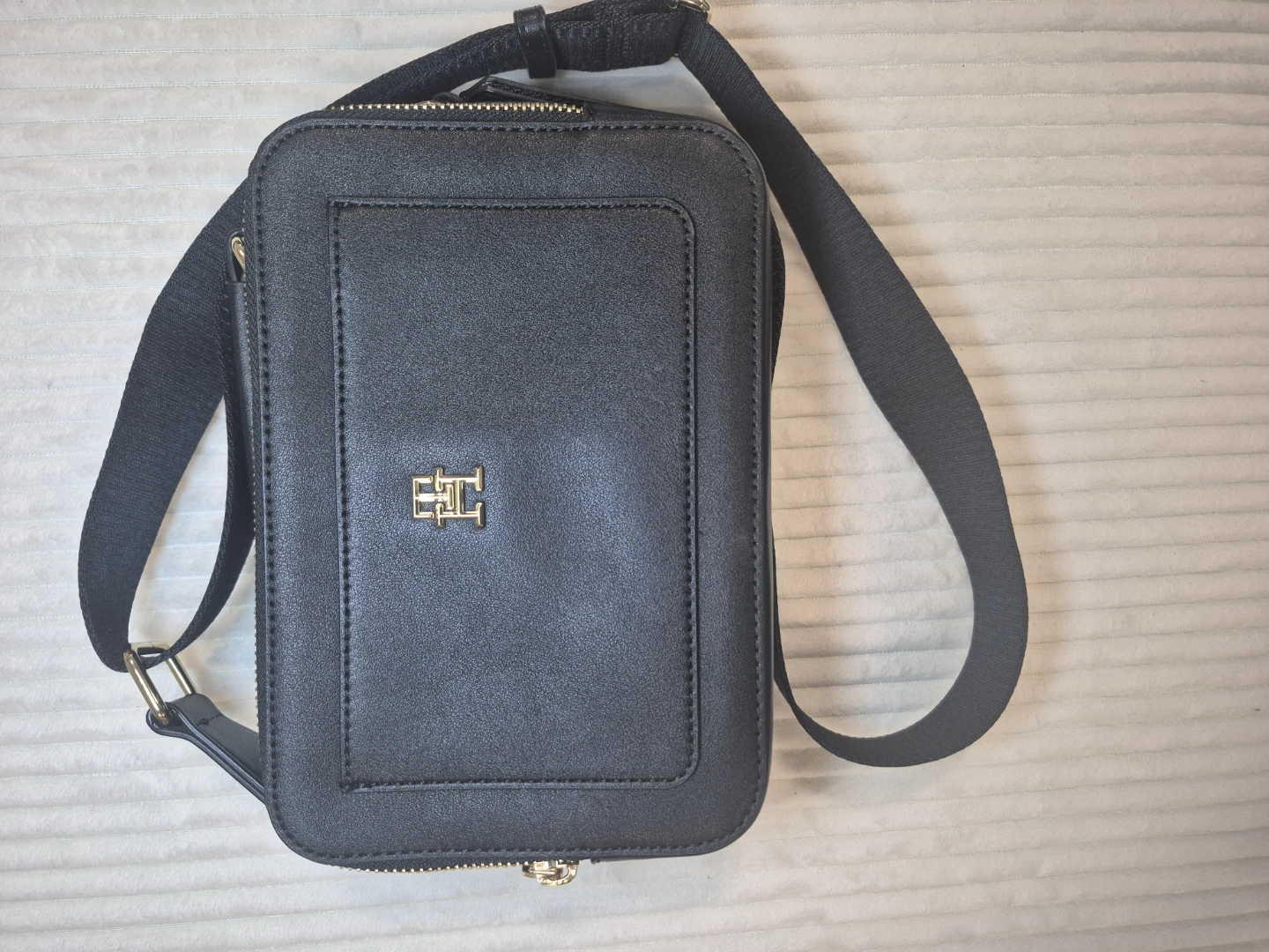 Tommy Hilfiger Black Crossbody Bag - photo 2