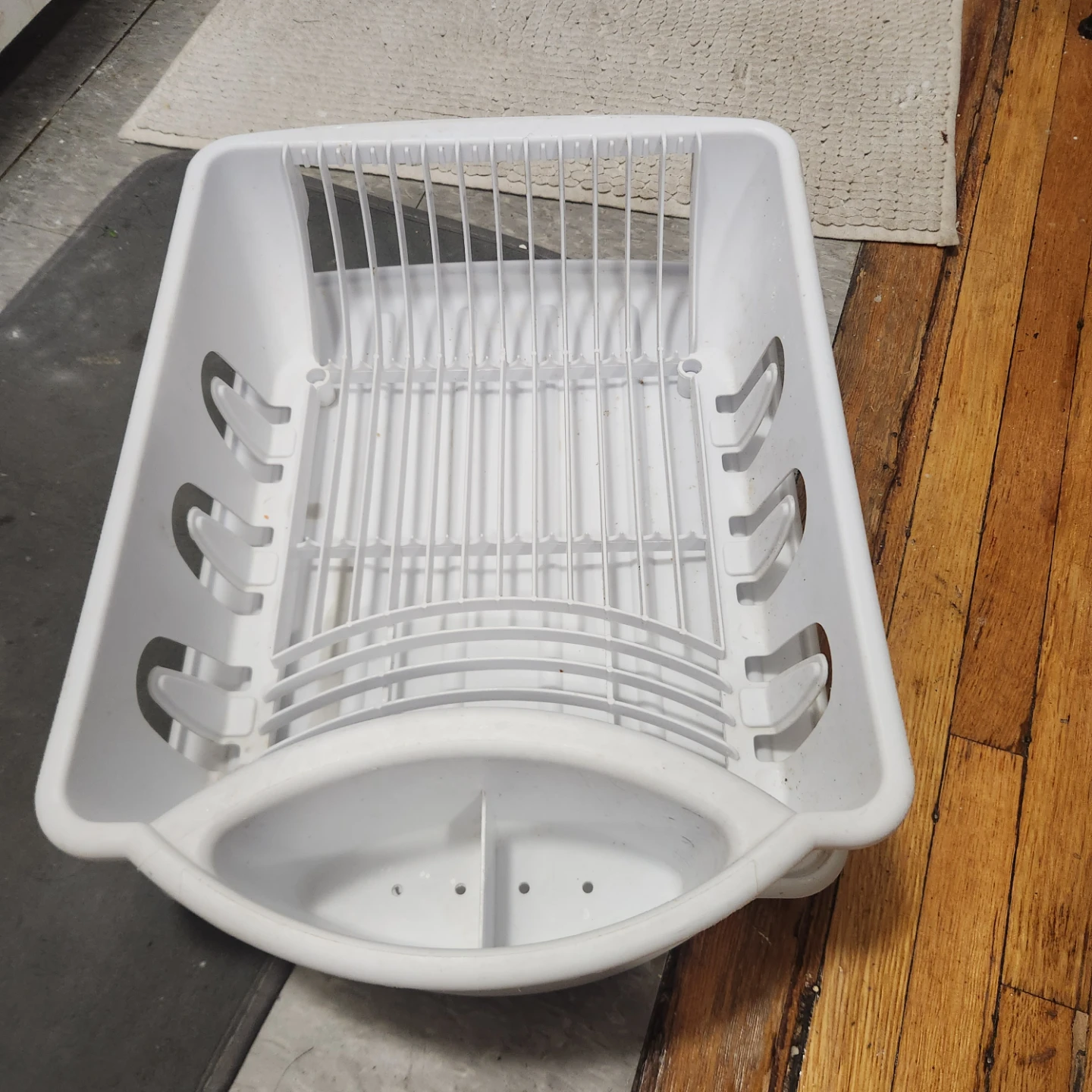 White Plastic Dish Rack with Utensil Holder - photo 3