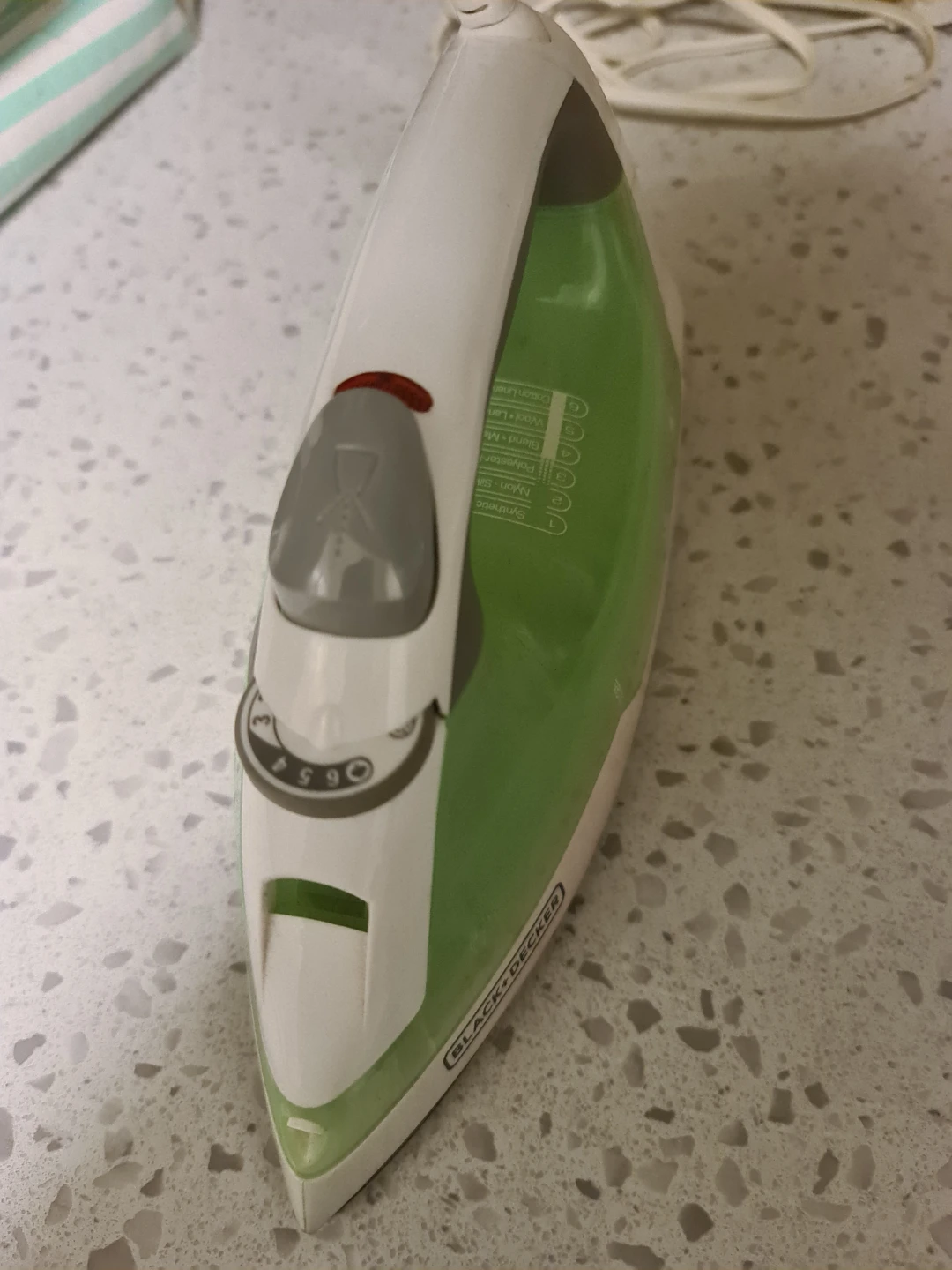Black+Decker Steam Iron - photo 2