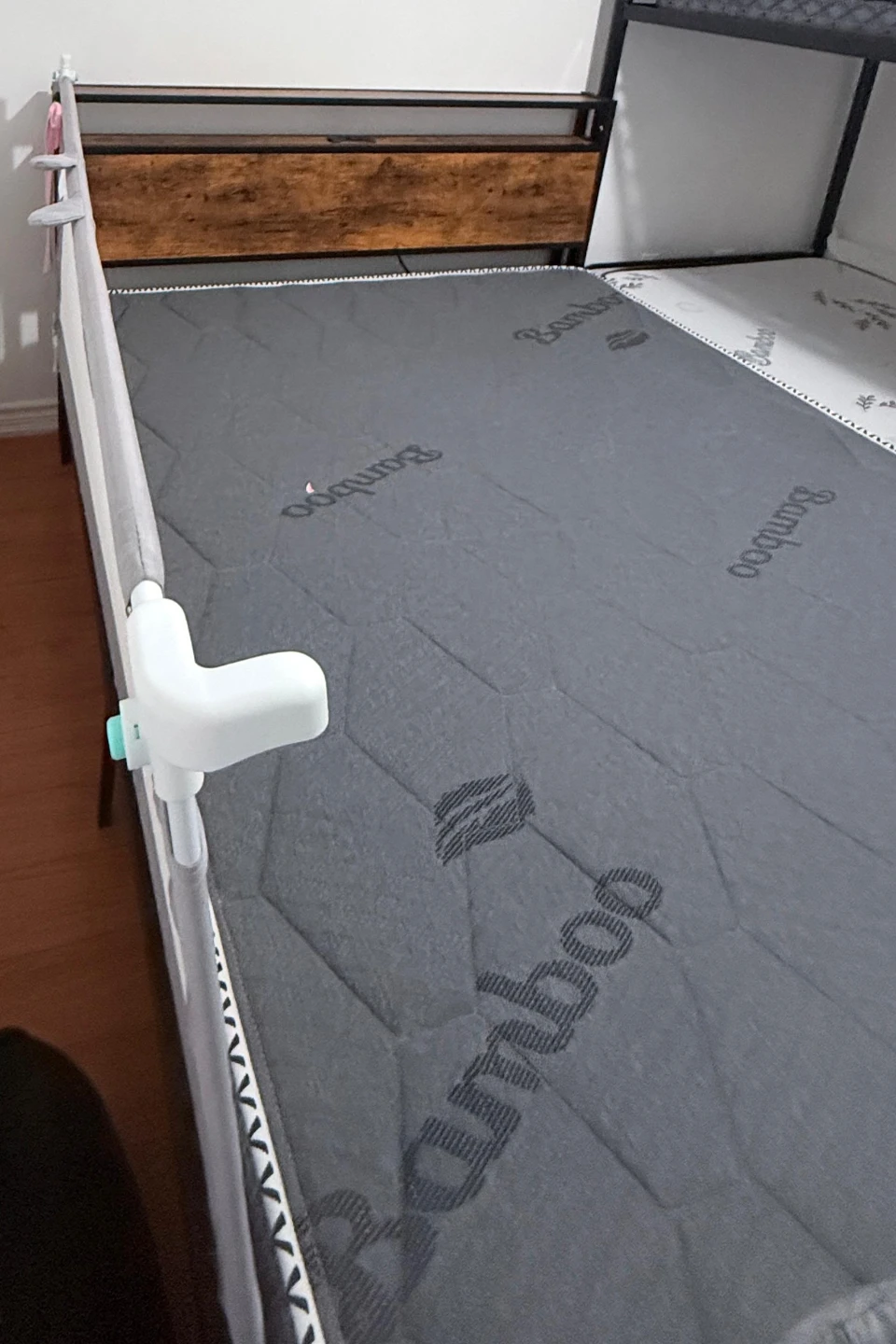 Queen Size Bed Frame with Drawers - photo 3