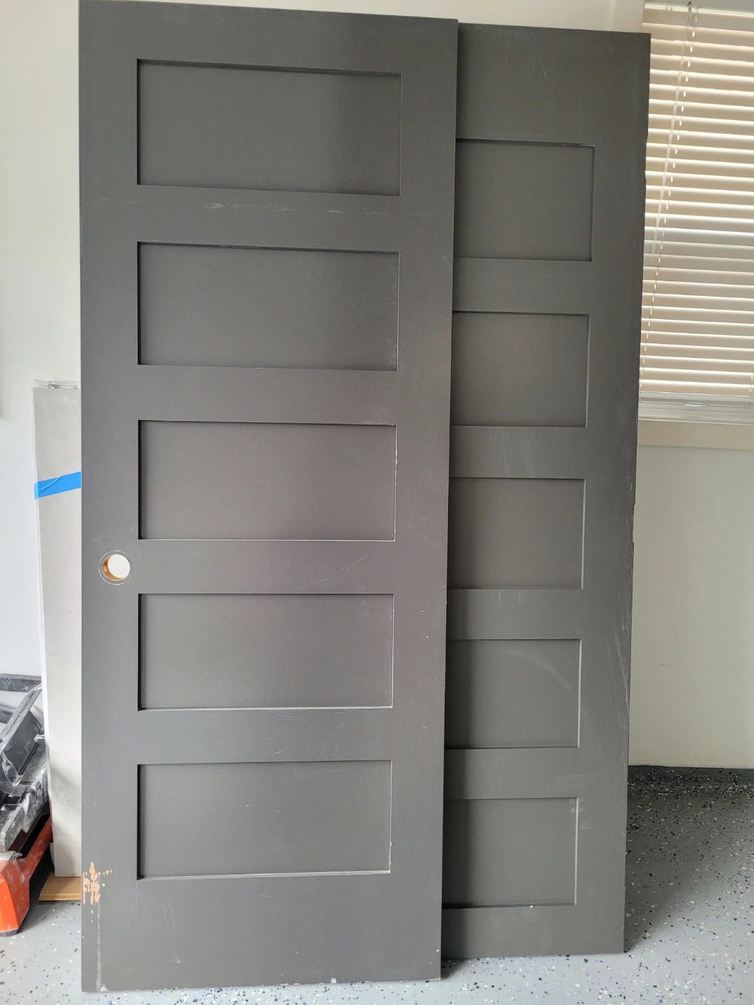 Dark Grey 5-Panel Interior