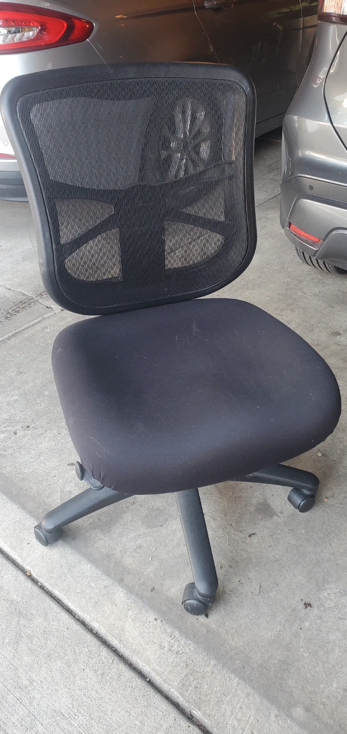 Black Mesh Back Office Chair - photo 2