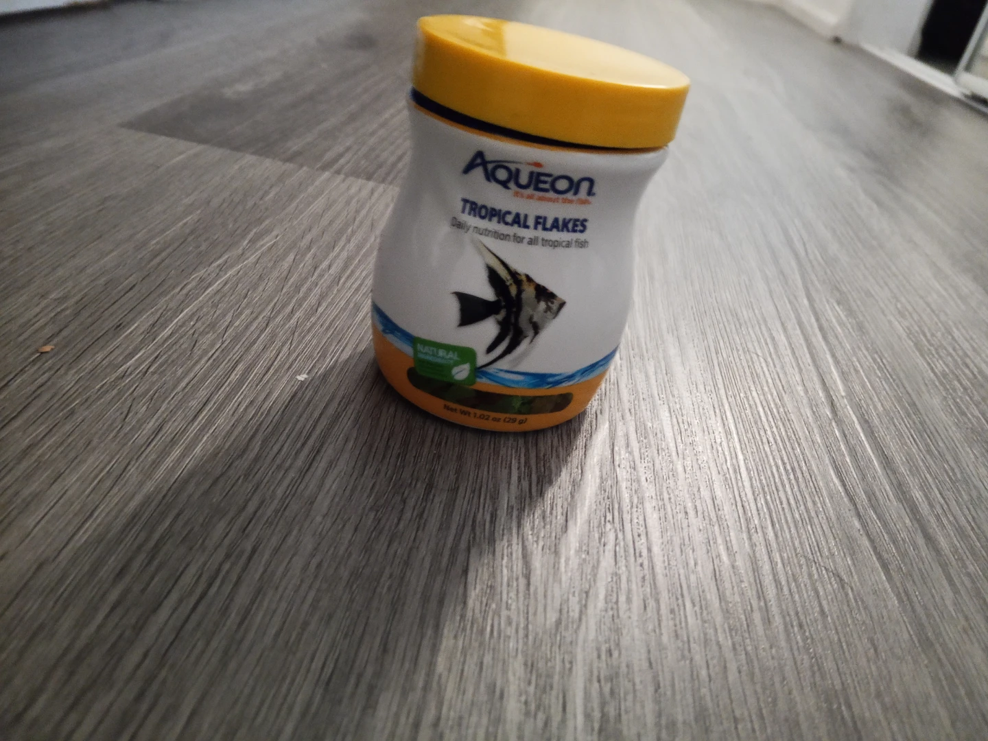 Aquarium Care Kit: Water Conditioner, Fish Food, Net & Siphon - photo 4