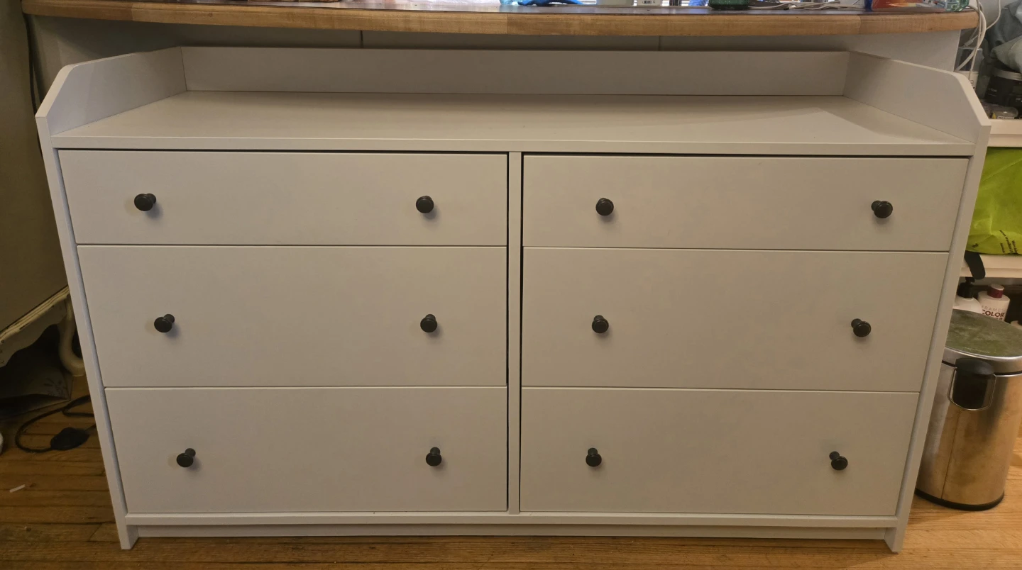 White 6-Drawer Dresser